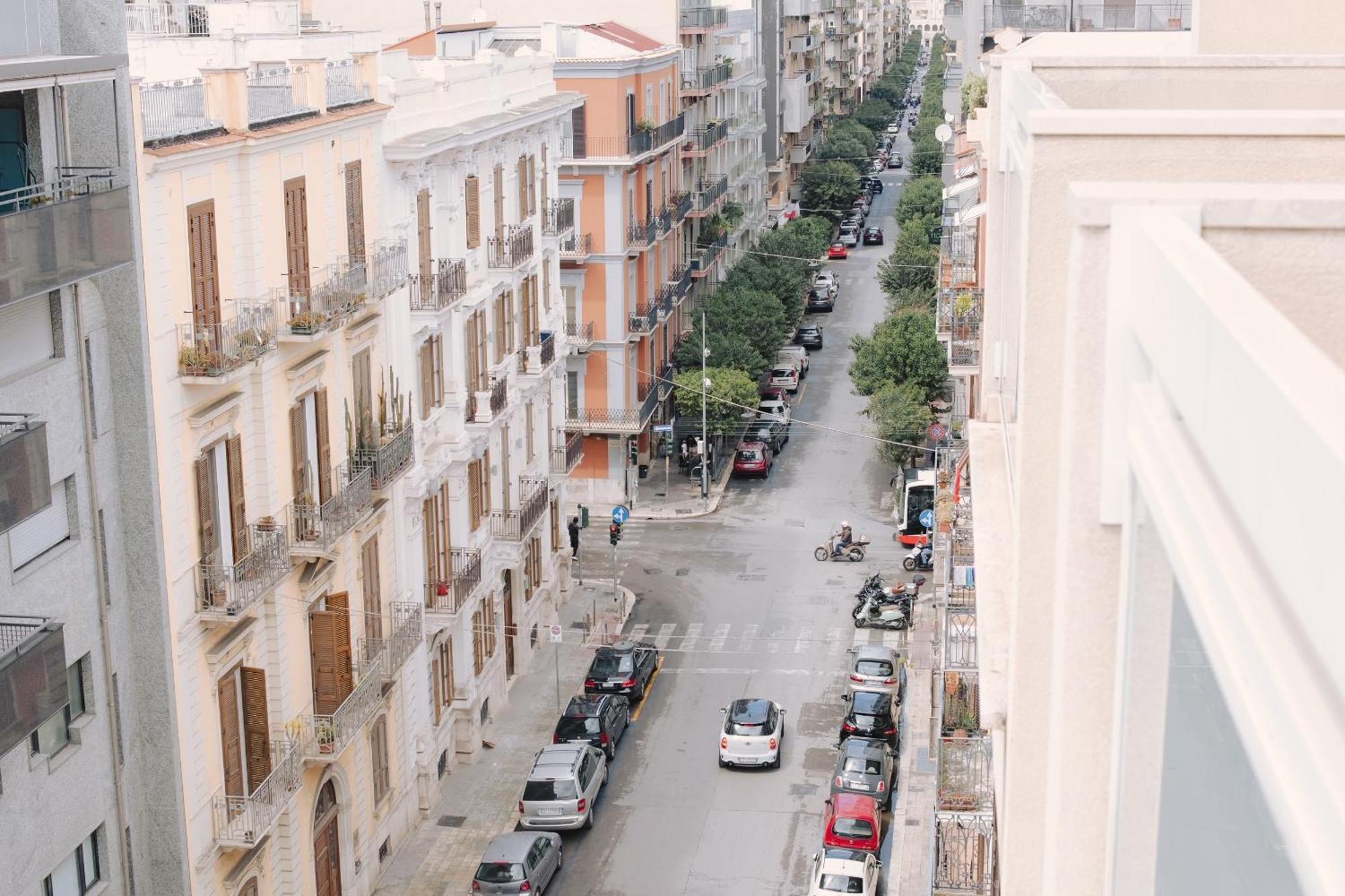 Central Apartment Bari Exterior photo