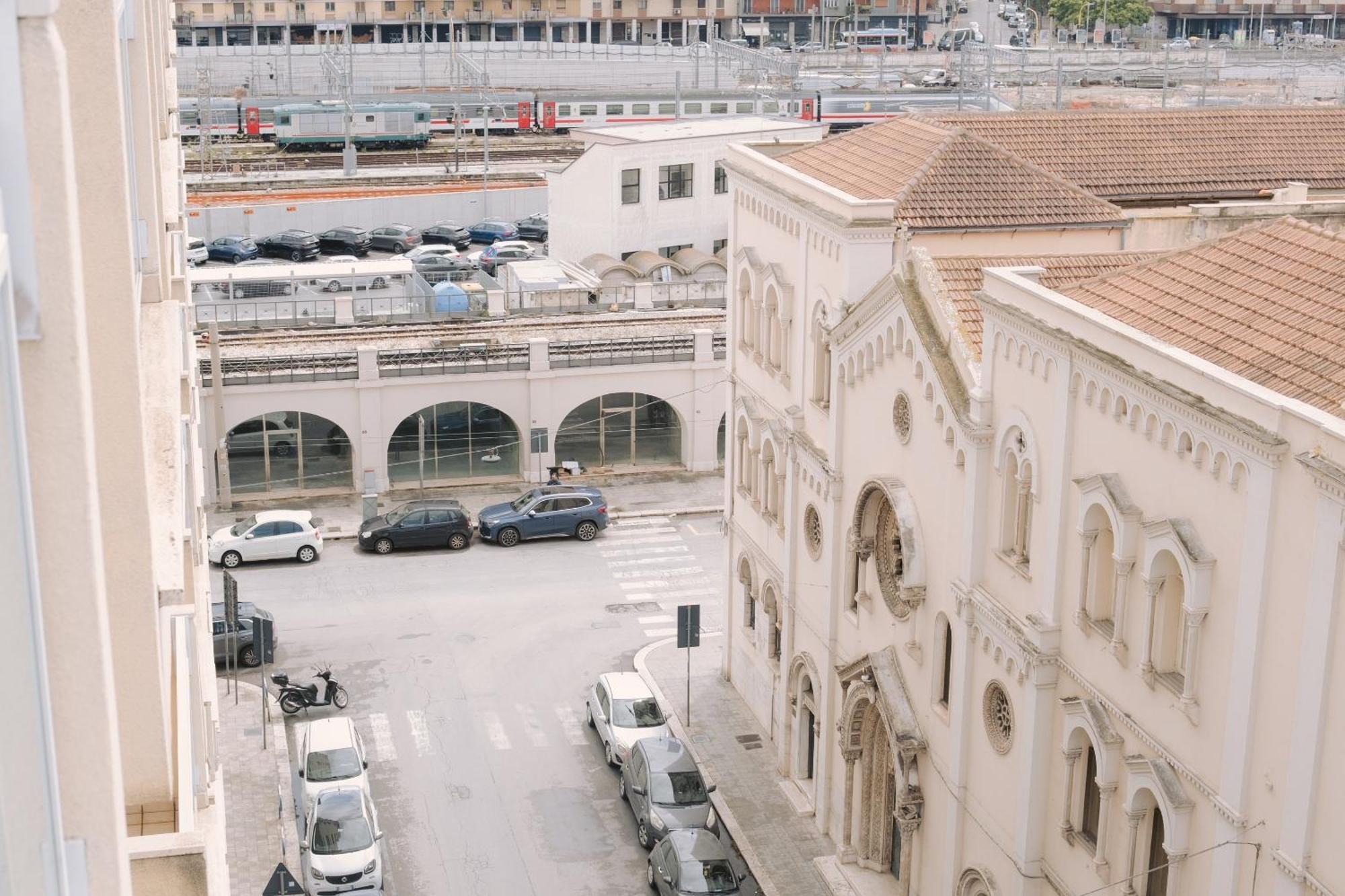 Central Apartment Bari Exterior photo
